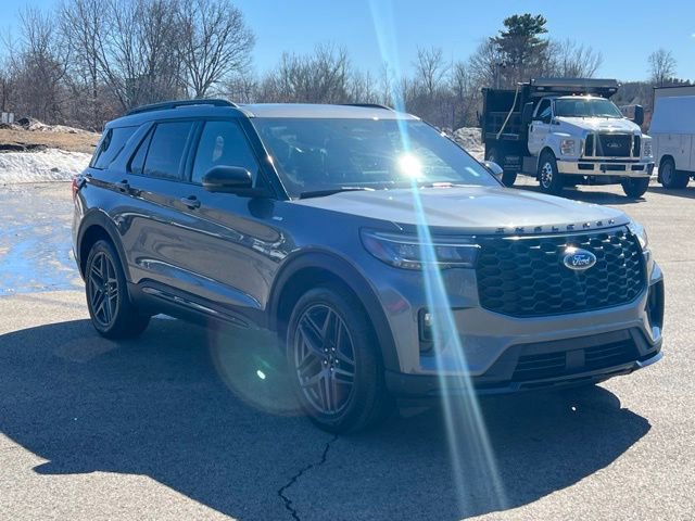 Used 2025 Ford Explorer ST-Line w/ Premium Package AWD/4WD image 3