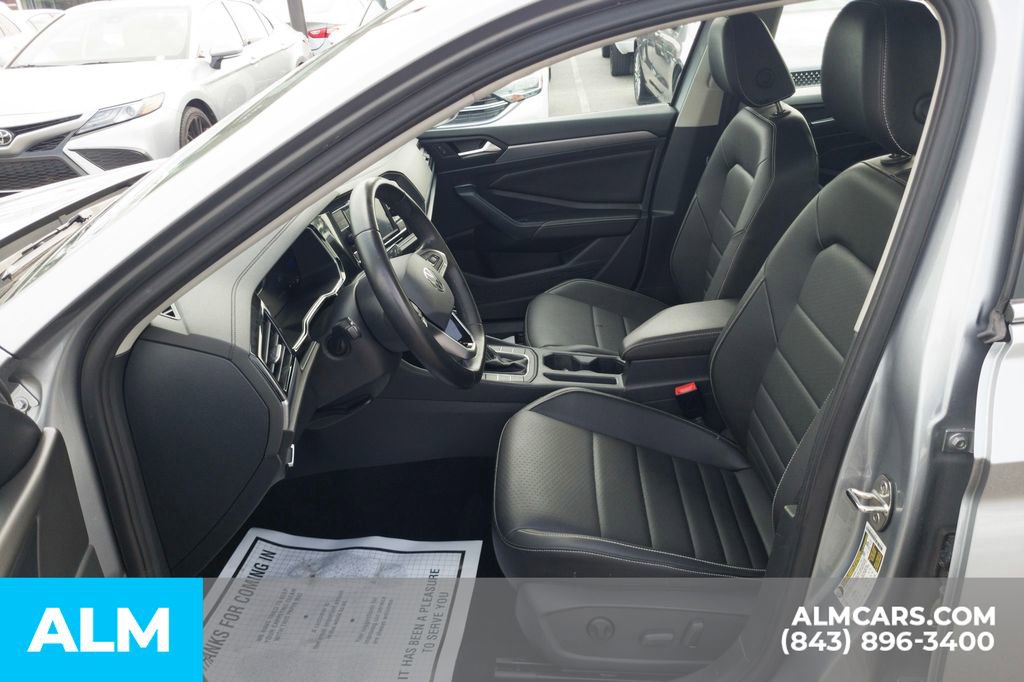 Used 2024 Volkswagen Jetta SE image 15