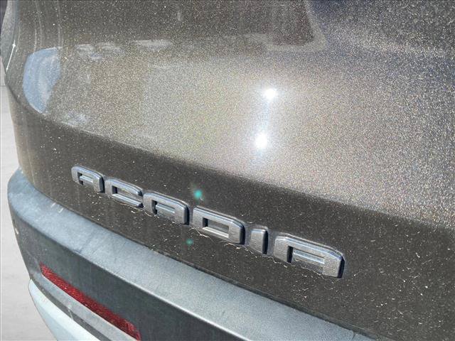Used 2020 GMC Acadia SLT w/ Driver Alert Package II FWD image 15