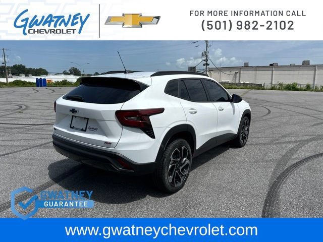 Used 2025 Chevrolet Trax RS w/ Sunroof Package FWD image 5