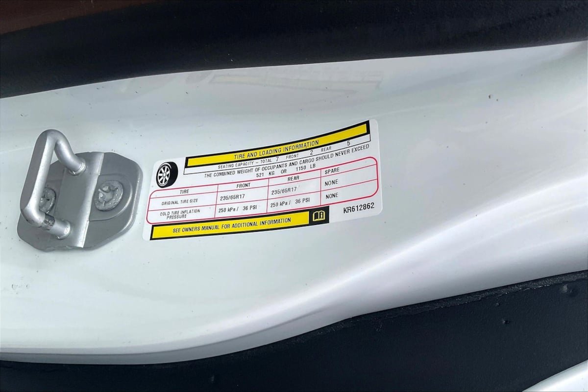 Used 2019 Chrysler Pacifica L FWD image 18