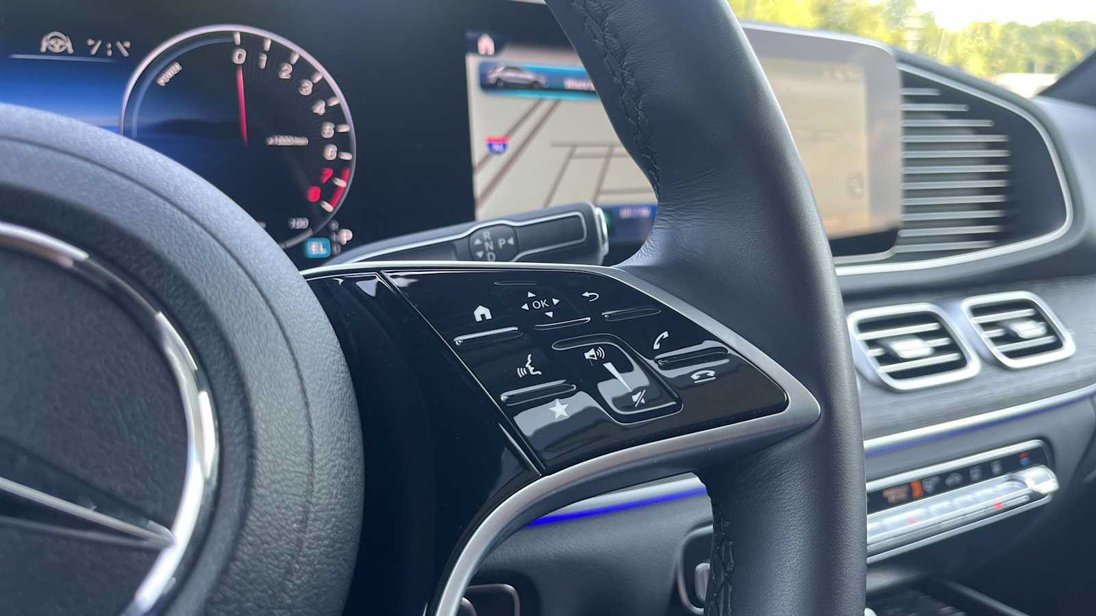 Certified 2025 Mercedes-Benz GLE 450e 4MATIC image 39