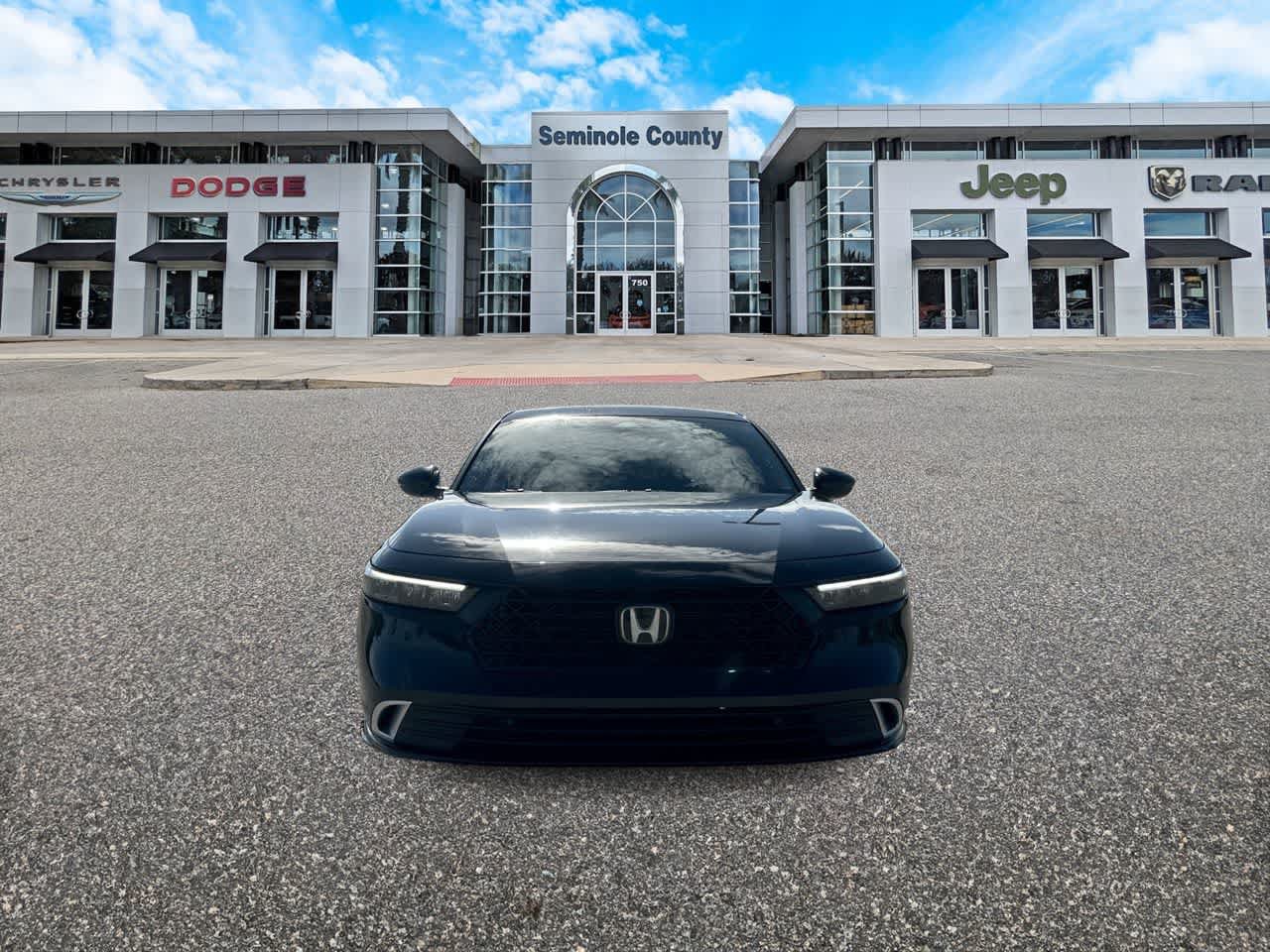 Used 2023 Honda Accord Touring image 3