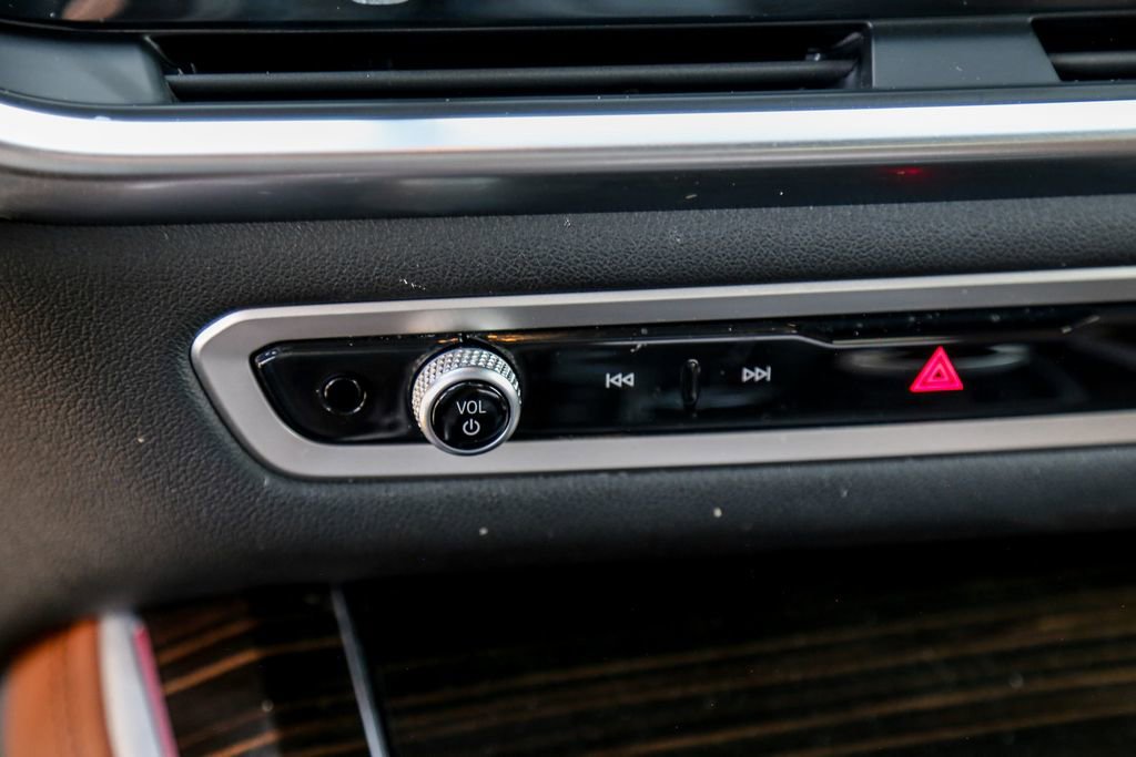 Used 2025 BMW X5 M60i w/ Executive Package image 20