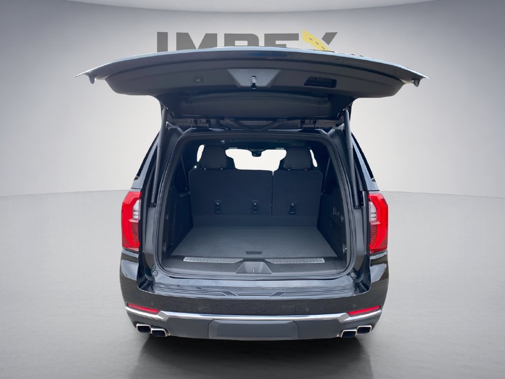 Used 2025 GMC Yukon XL AT4 w/ LPO, Floor Liner Package AWD/4WD image 31