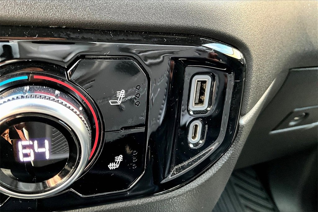 Used 2023 GMC Sierra 1500 Elevation image 14