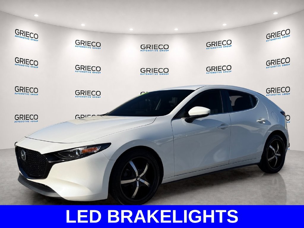 Used 2019 MAZDA MAZDA3 Hatchback w/ Preferred Package FWD image 3
