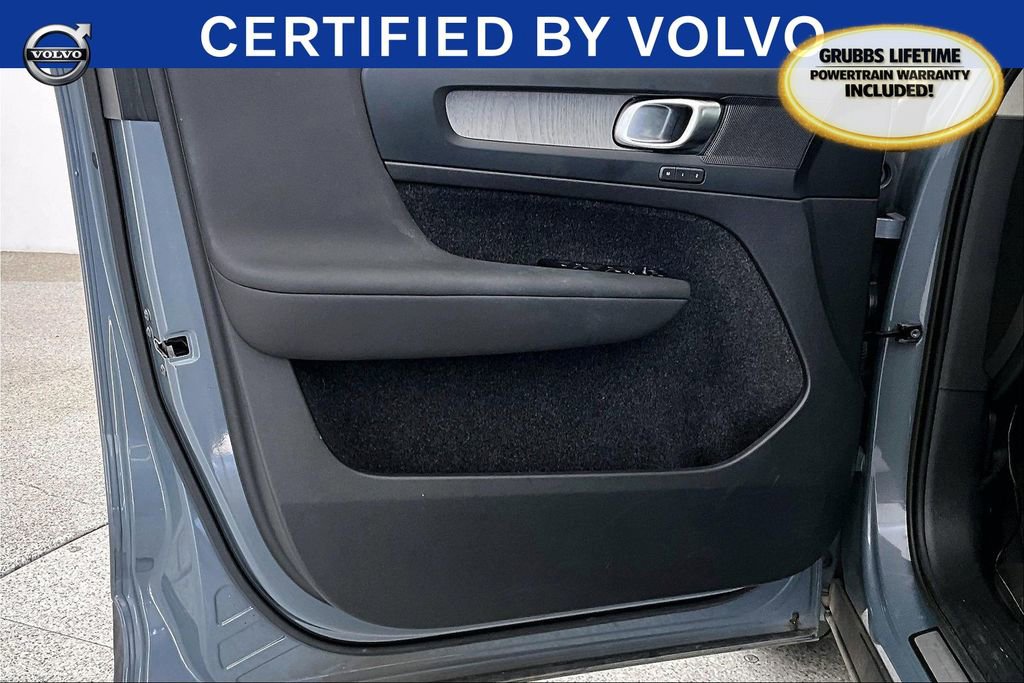 Used 2023 Volvo XC40 B4 Plus w/ Driver Assist Package image 23