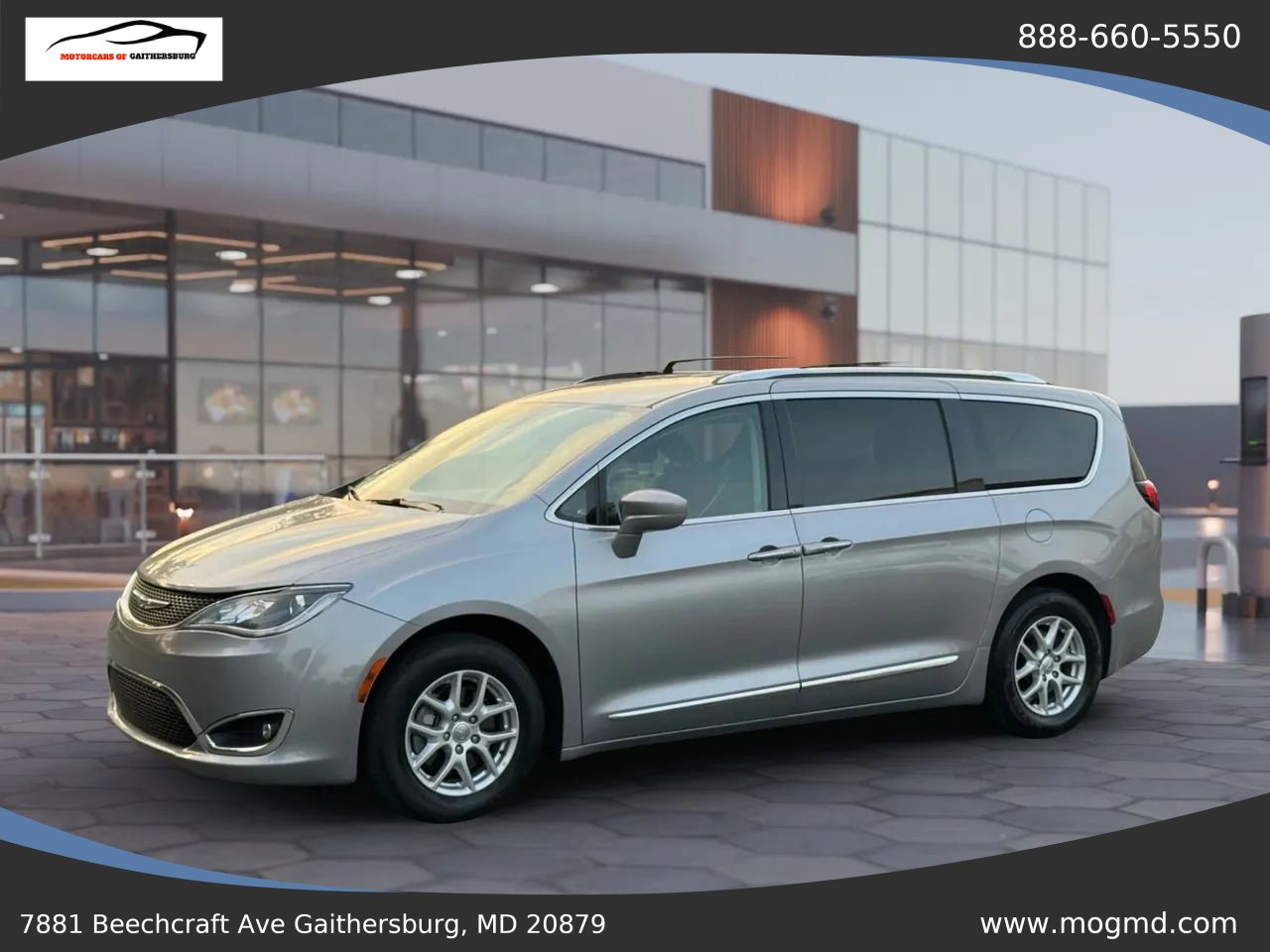 Used 2020 Chrysler Pacifica Touring-L image 8