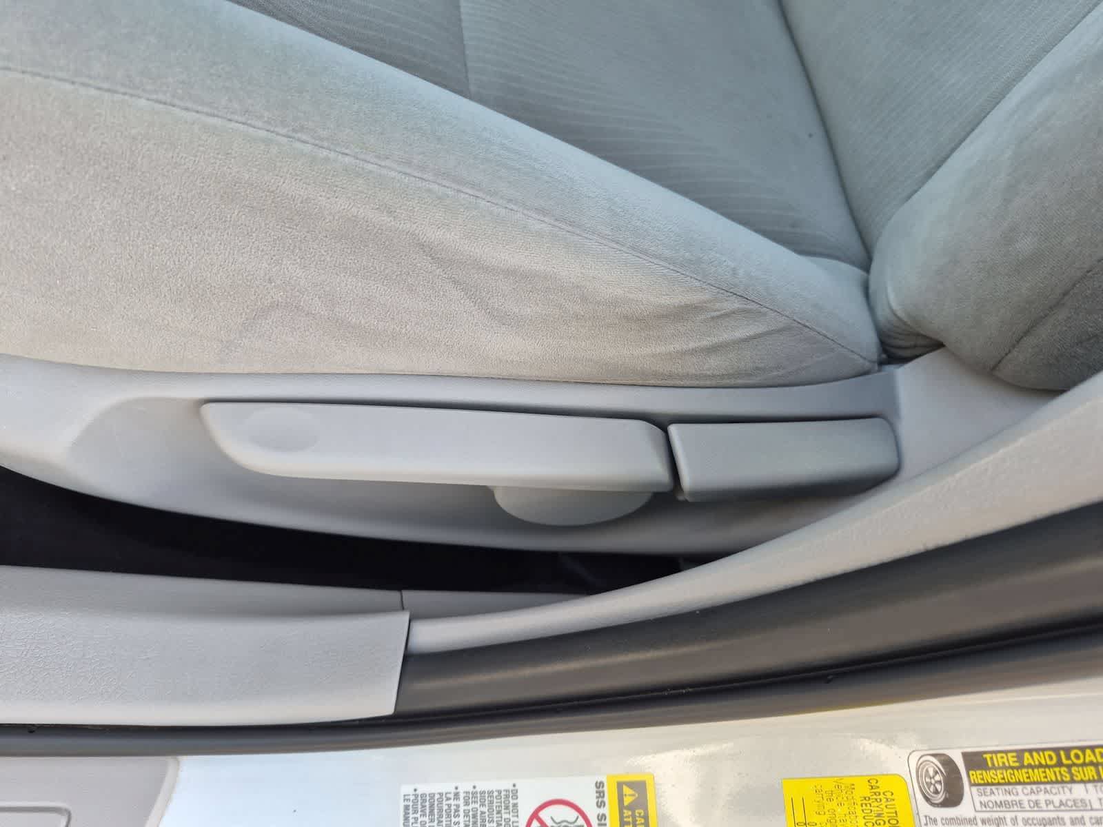 Used 2013 Toyota Corolla LE FWD image 16