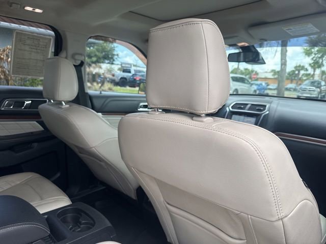 Used 2019 Ford Explorer Platinum image 15