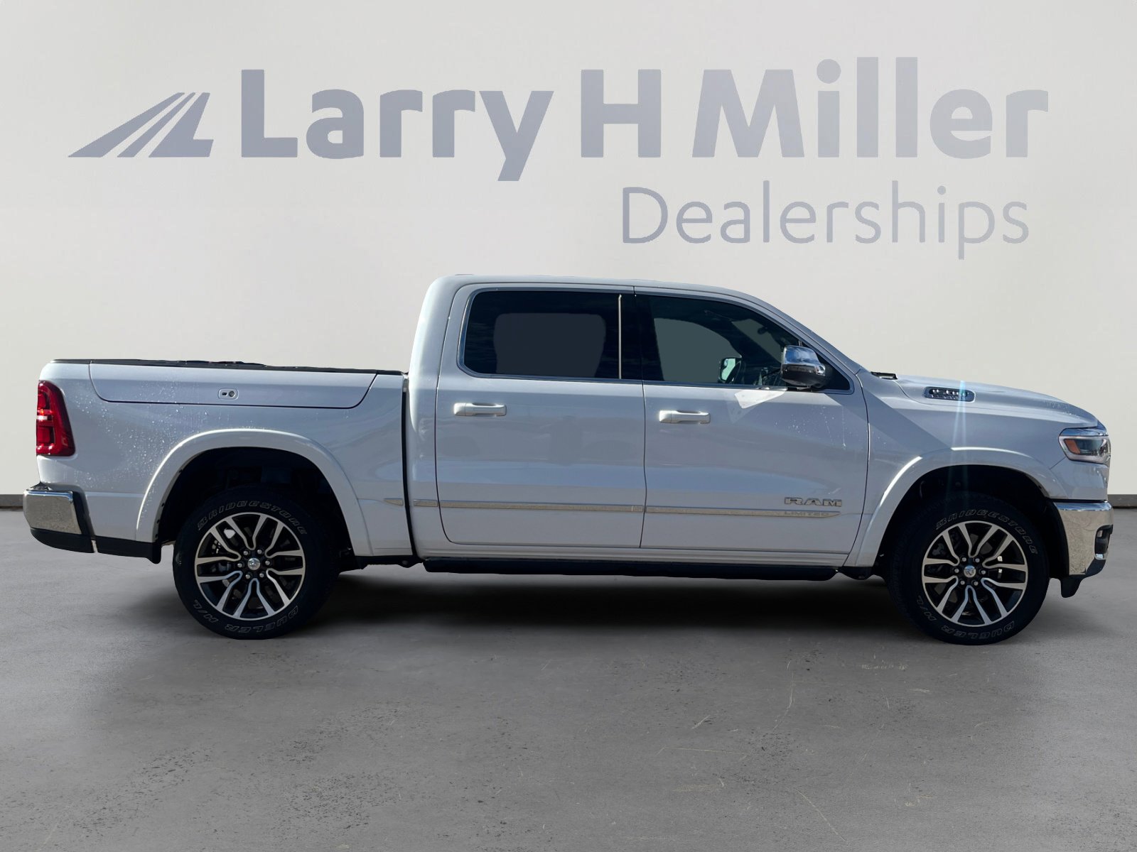 Used 2025 RAM 1500 Limited image 6
