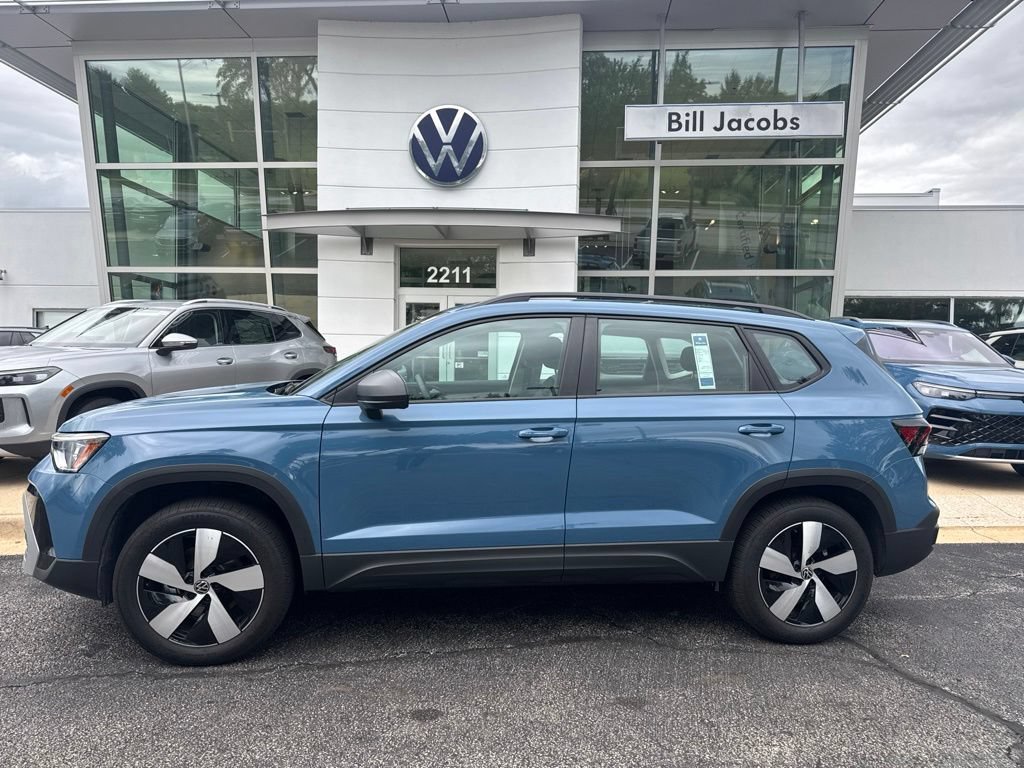 Used 2025 Volkswagen Taos S AWD/4WD image 3