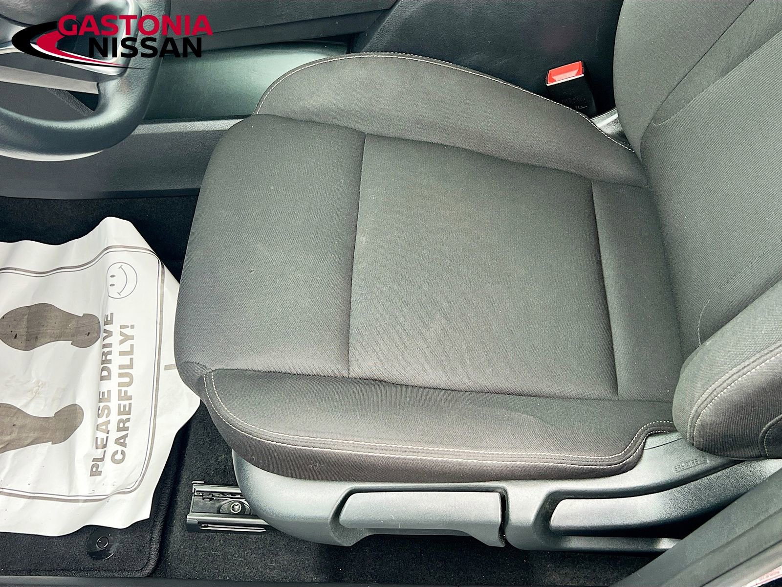 Used 2024 Nissan Rogue S image 25