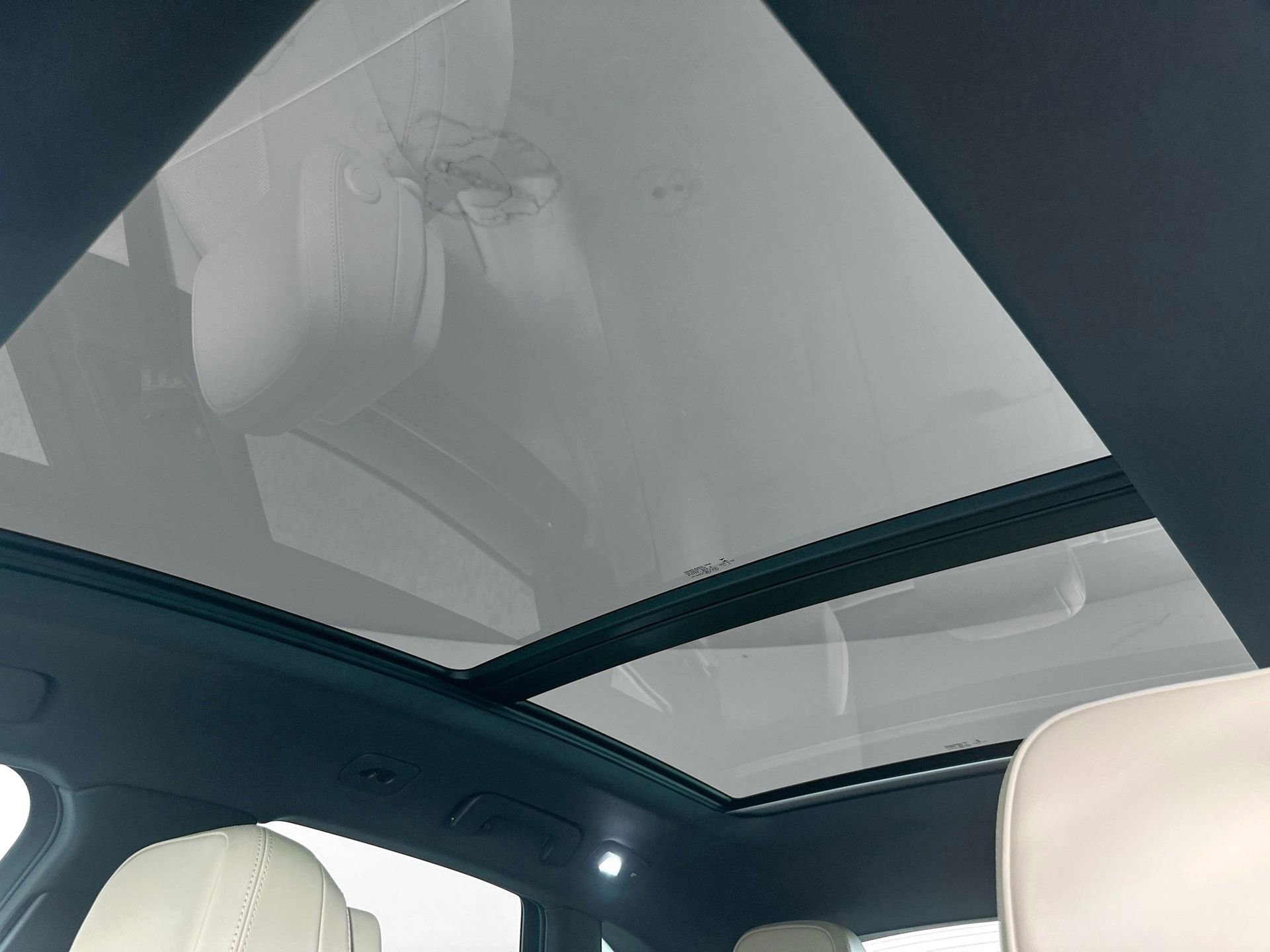 Certified 2022 Porsche Macan image 35