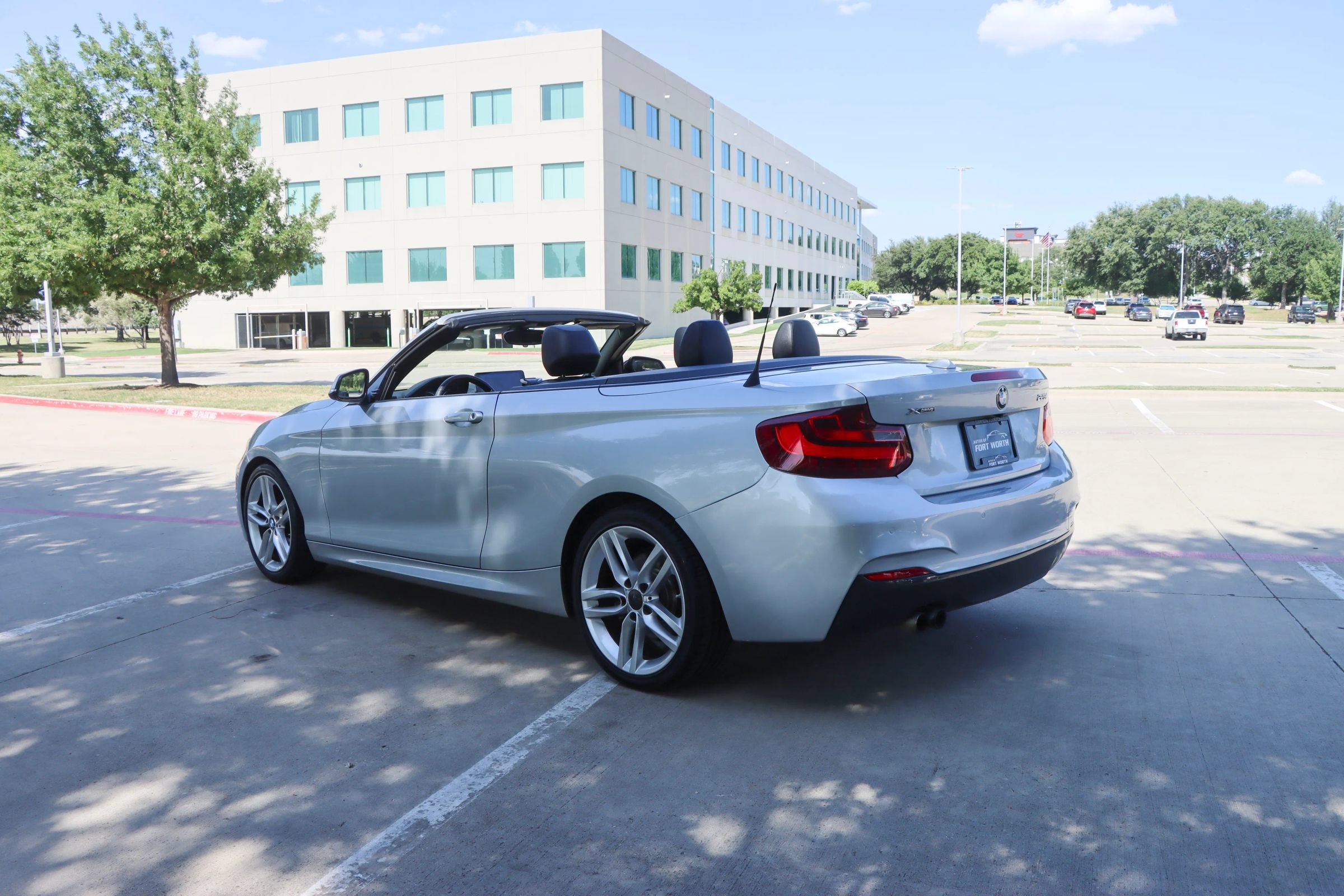 Used 2016 BMW 228i xDrive Convertible w/ M Sport Package AWD/4WD image 5