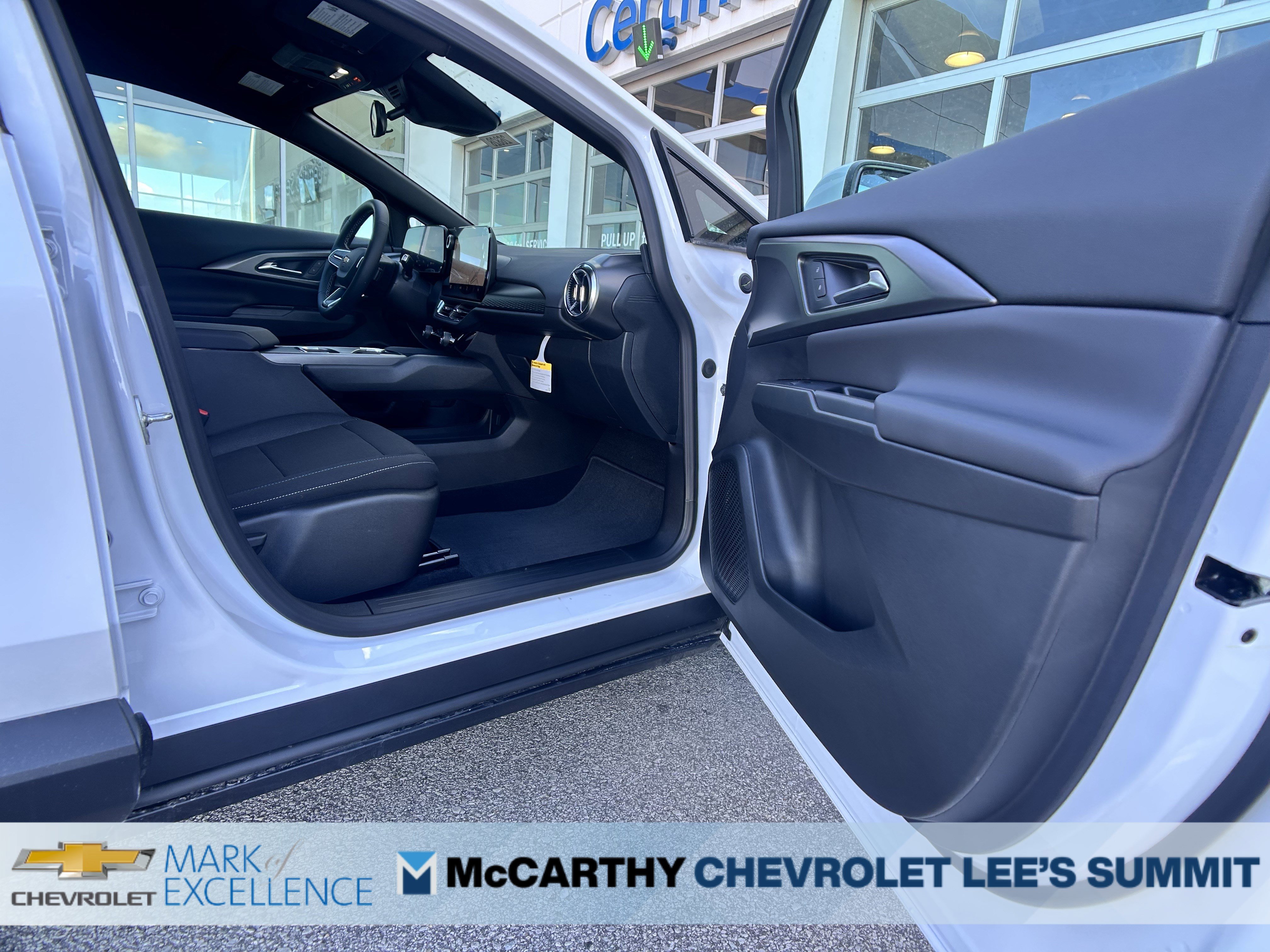 New 2026 Chevrolet Equinox EV LT image 39