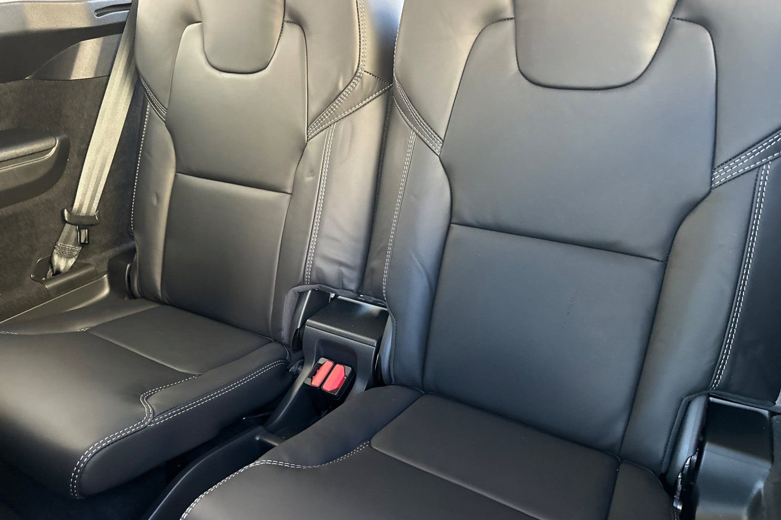 Used 2024 Volvo XC90 T8 Ultimate w/ Protection Package image 17