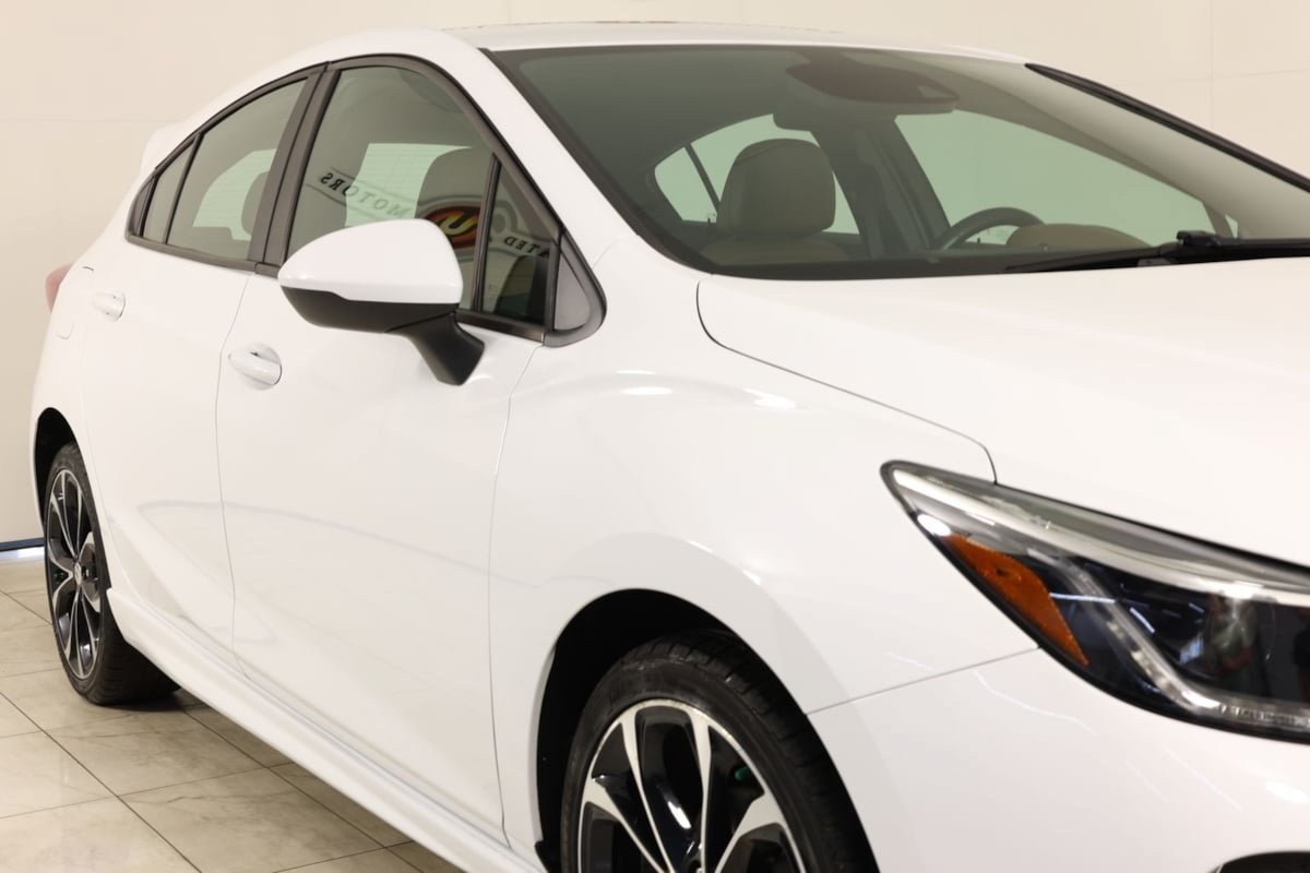 Used 2019 Chevrolet Cruze Premier w/ Sun And Sound Package FWD image 39