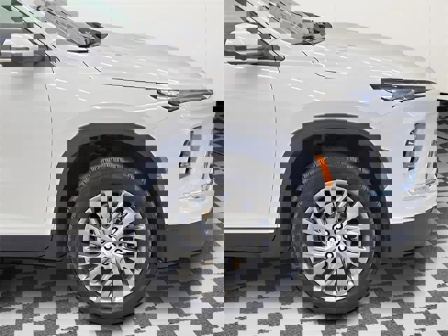 Certified 2025 Buick Enclave Preferred image 10