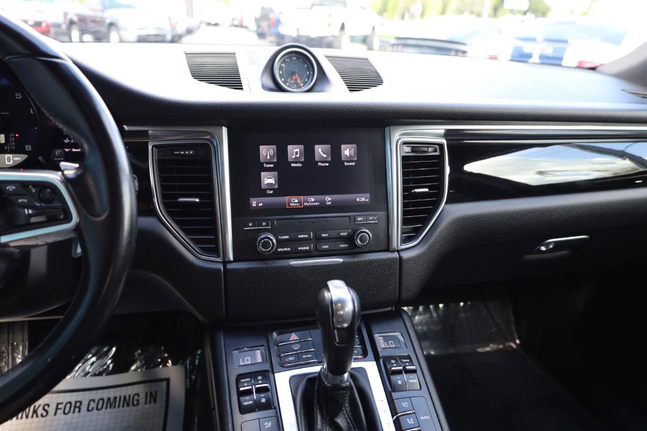 Used 2018 Porsche Macan AWD/4WD image 8