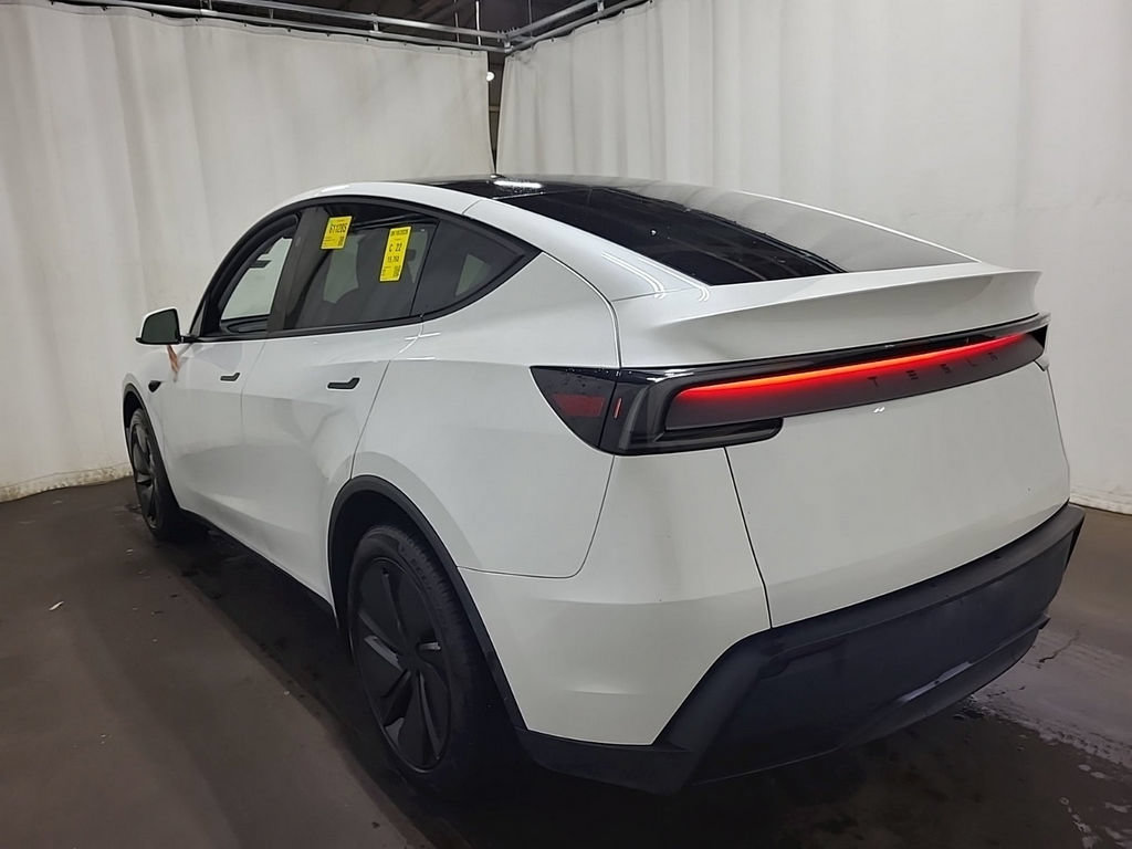 Used 2026 Tesla Model Y 2WD image 3