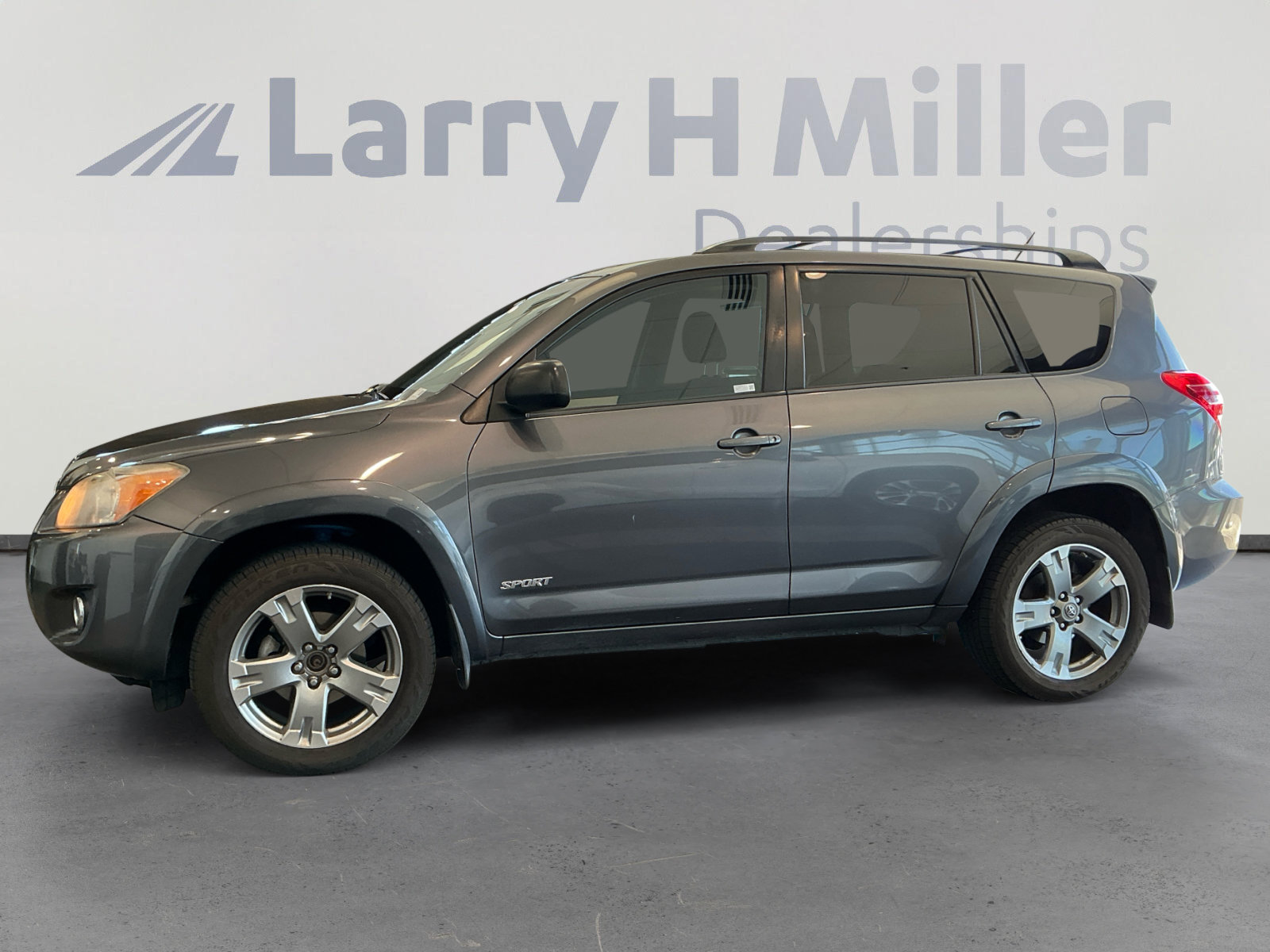 Used 2010 Toyota RAV4 Sport AWD/4WD image 2