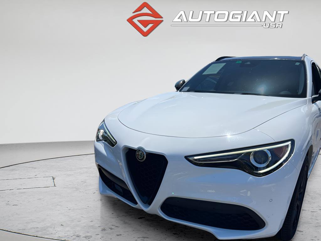 Used 2021 Alfa Romeo Stelvio Ti w/ Nero Edizione AWD/4WD image 4