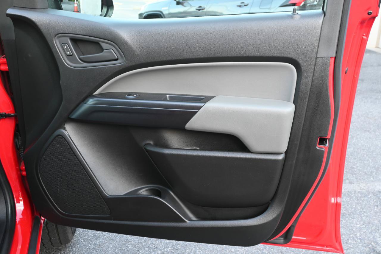 Used 2018 Chevrolet Colorado W/T w/ WT Convenience Package RWD image 31