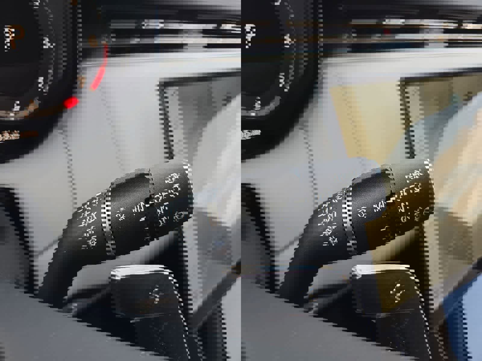 Used 2024 Land Rover Range Rover Sport SE image 25