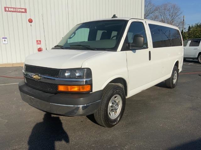 Used 2018 Chevrolet Express 3500 LT w/ LT Preferred Equipment Group RWD image 2