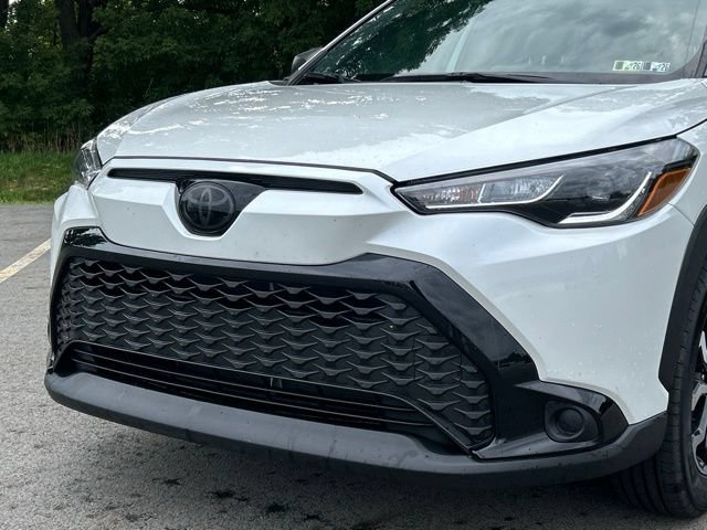 Used 2023 Toyota Corolla Cross AWD Hybrid image 9