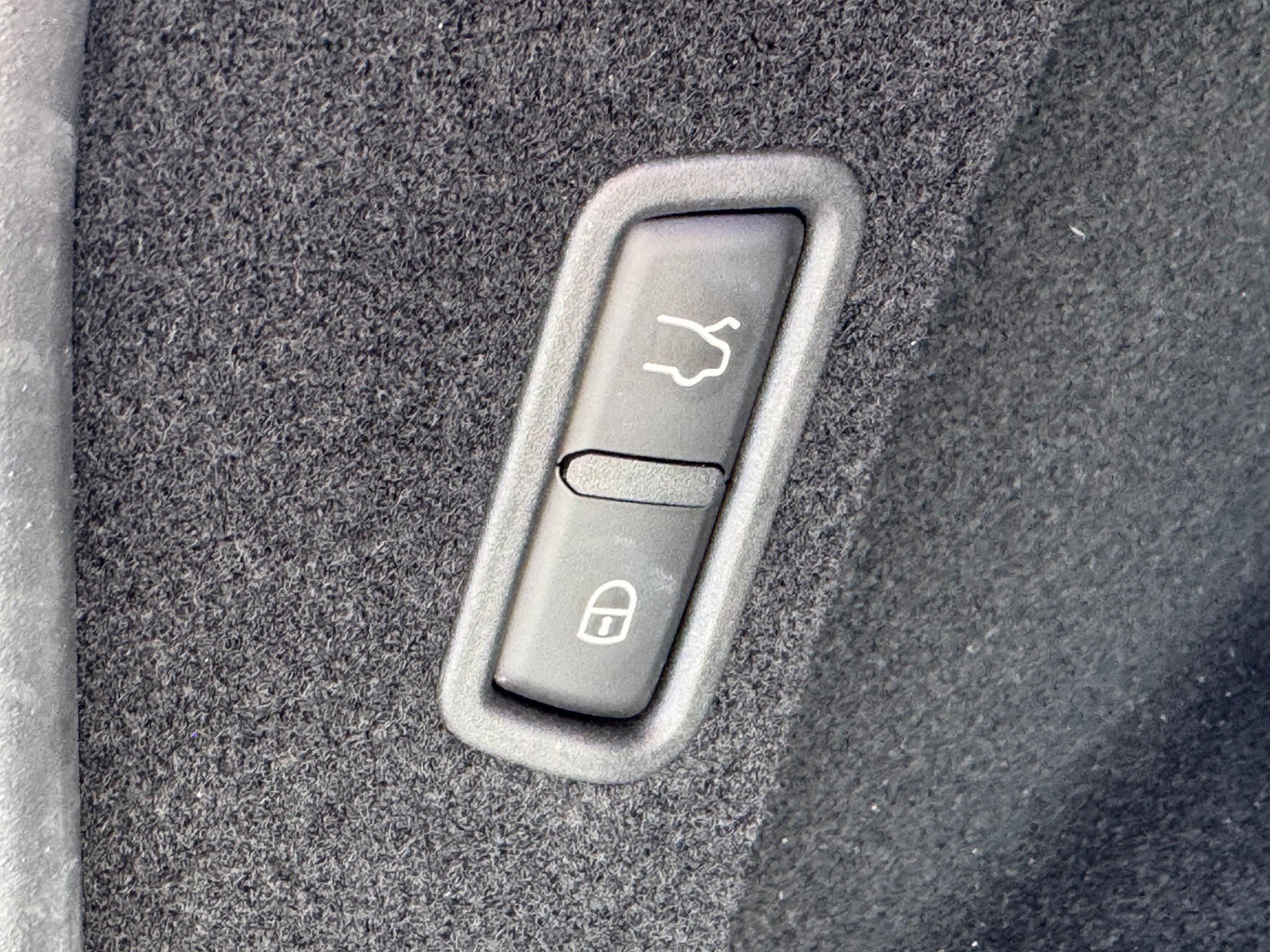 Used 2022 Maserati Levante GT AWD/4WD image 13