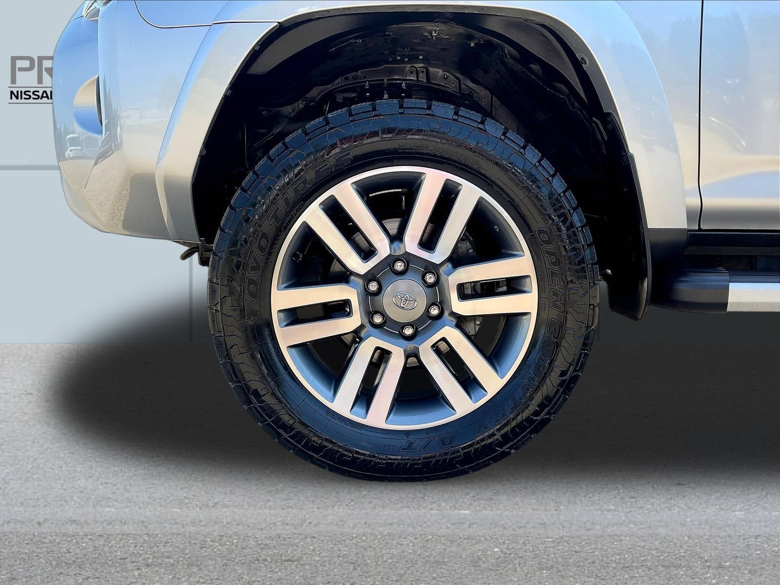 Used 2024 Toyota 4Runner SR5 AWD/4WD image 34