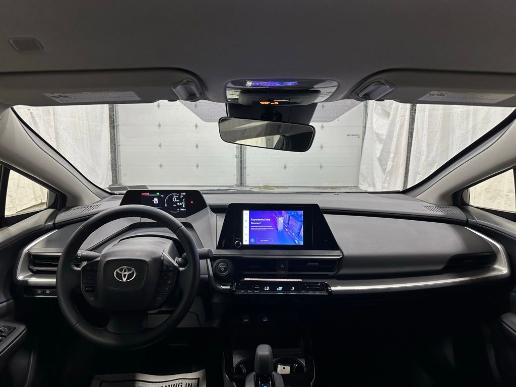 Used 2025 Toyota Prius LE FWD image 42