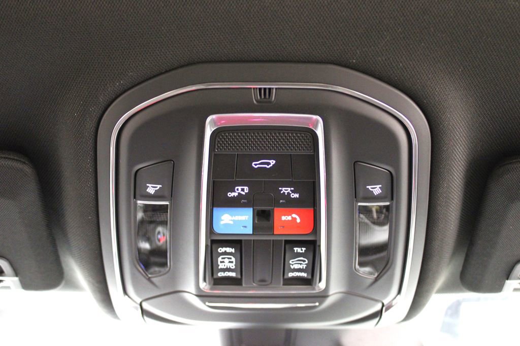 New 2025 Jeep Grand Cherokee Laredo X w/ Luxury Tech Group I image 23