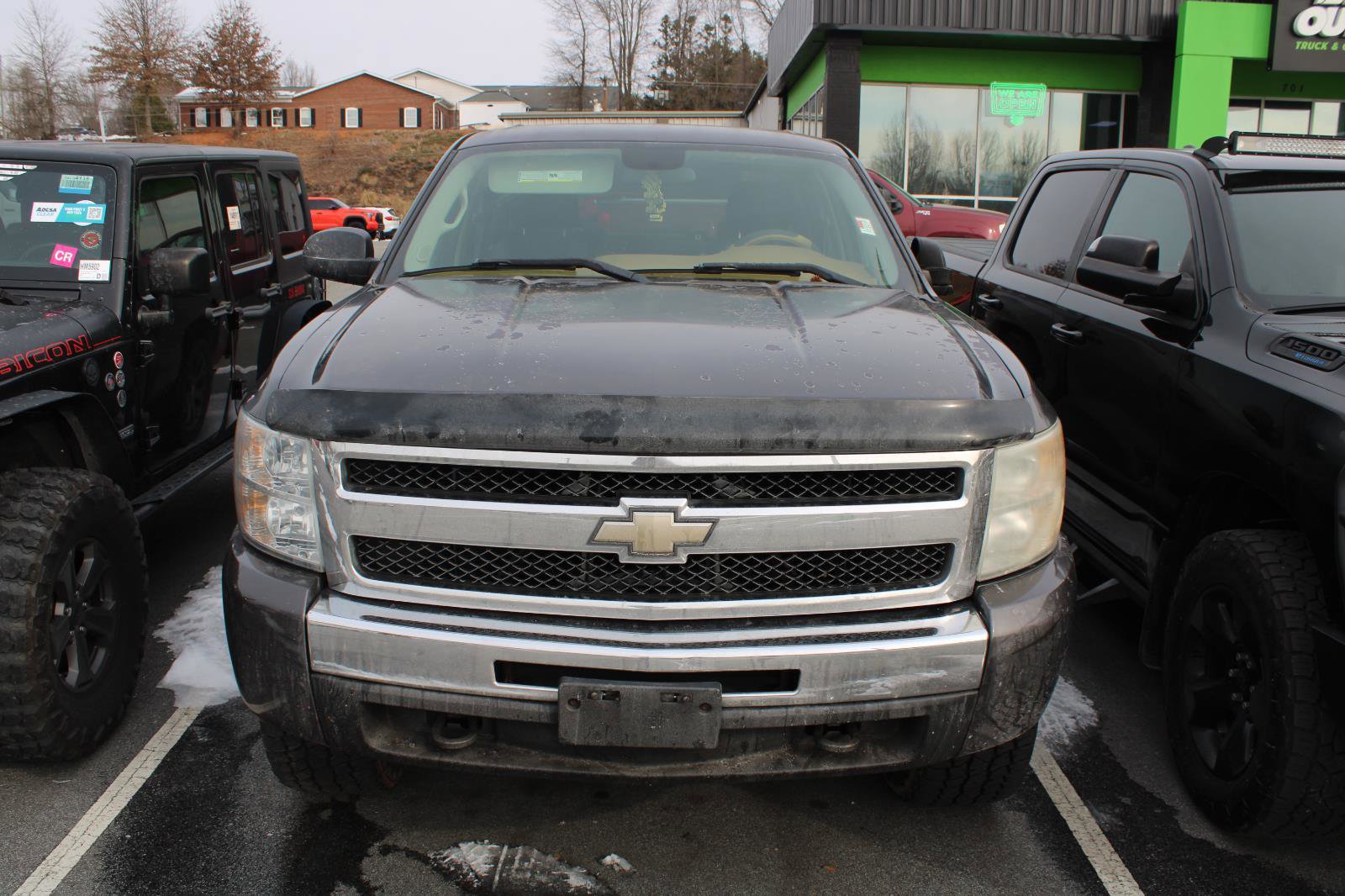 Used 2011 Chevrolet Silverado 1500 LT image 2
