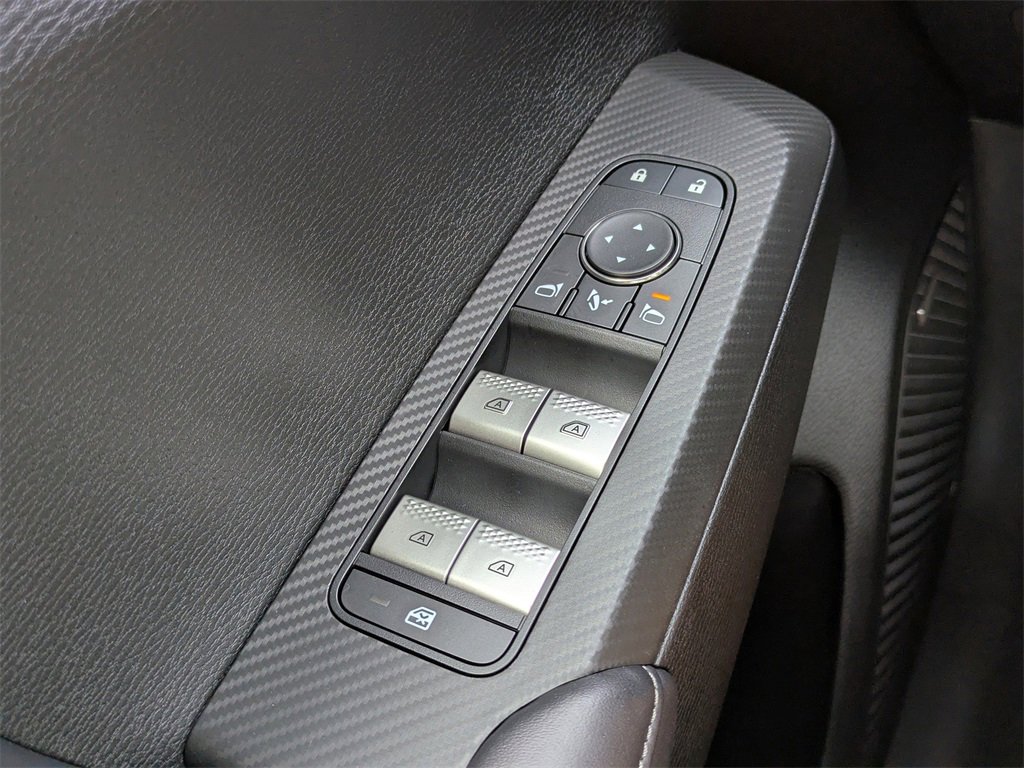 New 2025 Mitsubishi Outlander SE image 25