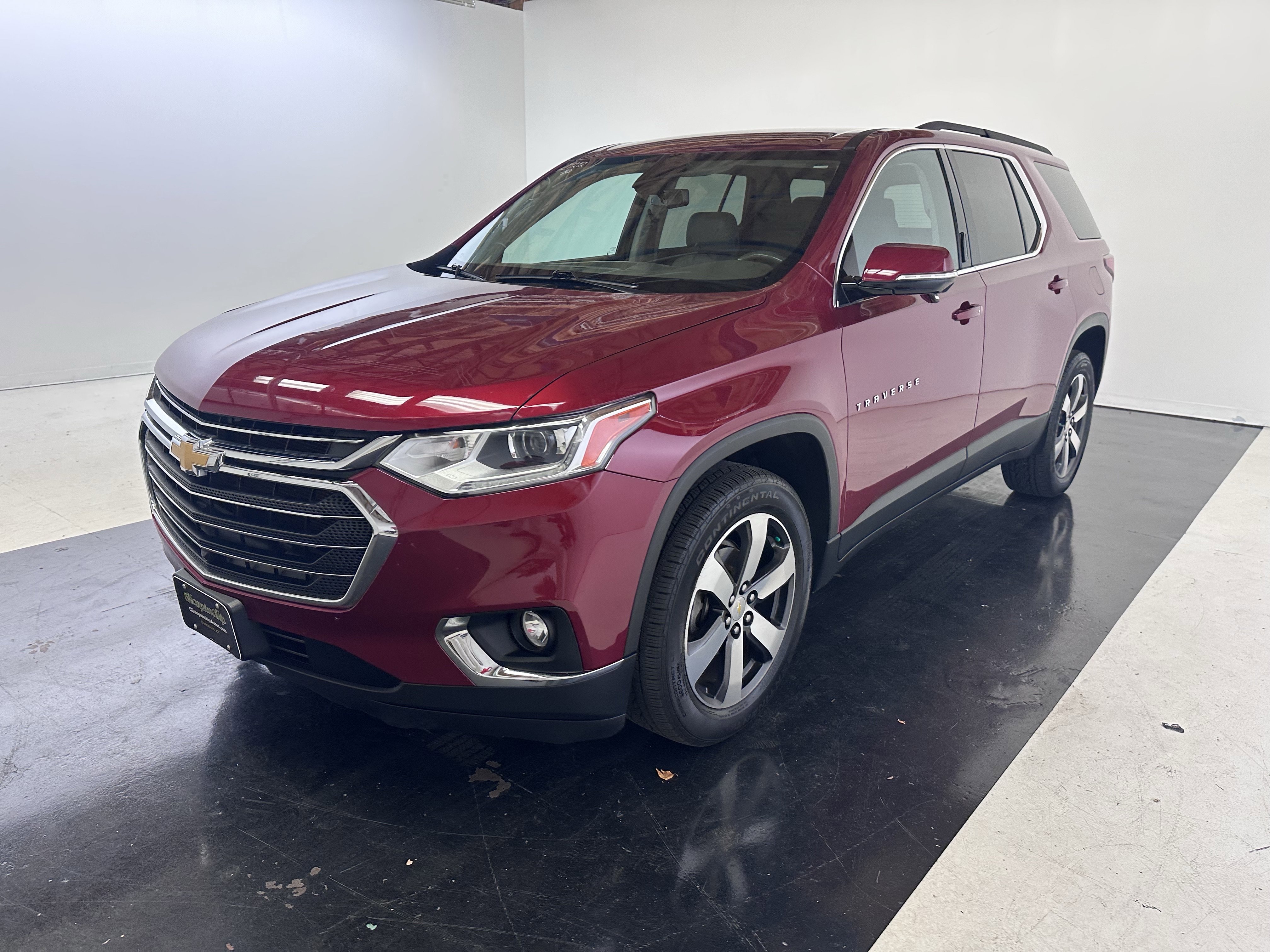 Used 2020 Chevrolet Traverse LT w/ LT Premium Package FWD image 7