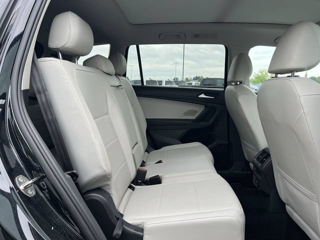 Used 2021 Volkswagen Tiguan SEL AWD/4WD image 26
