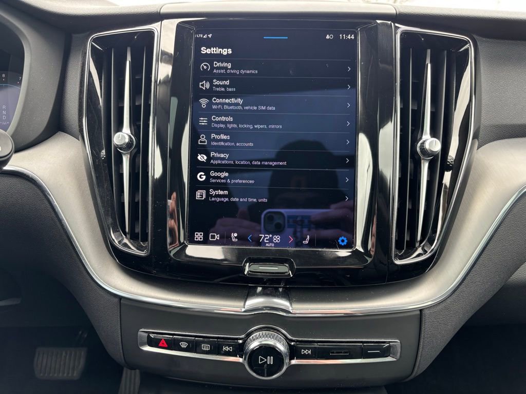 Used 2023 Volvo XC60 B5 Core w/ Climate Package image 11