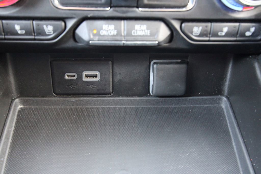 Used 2021 GMC Yukon SLT w/ SLT Luxury Plus Package image 29
