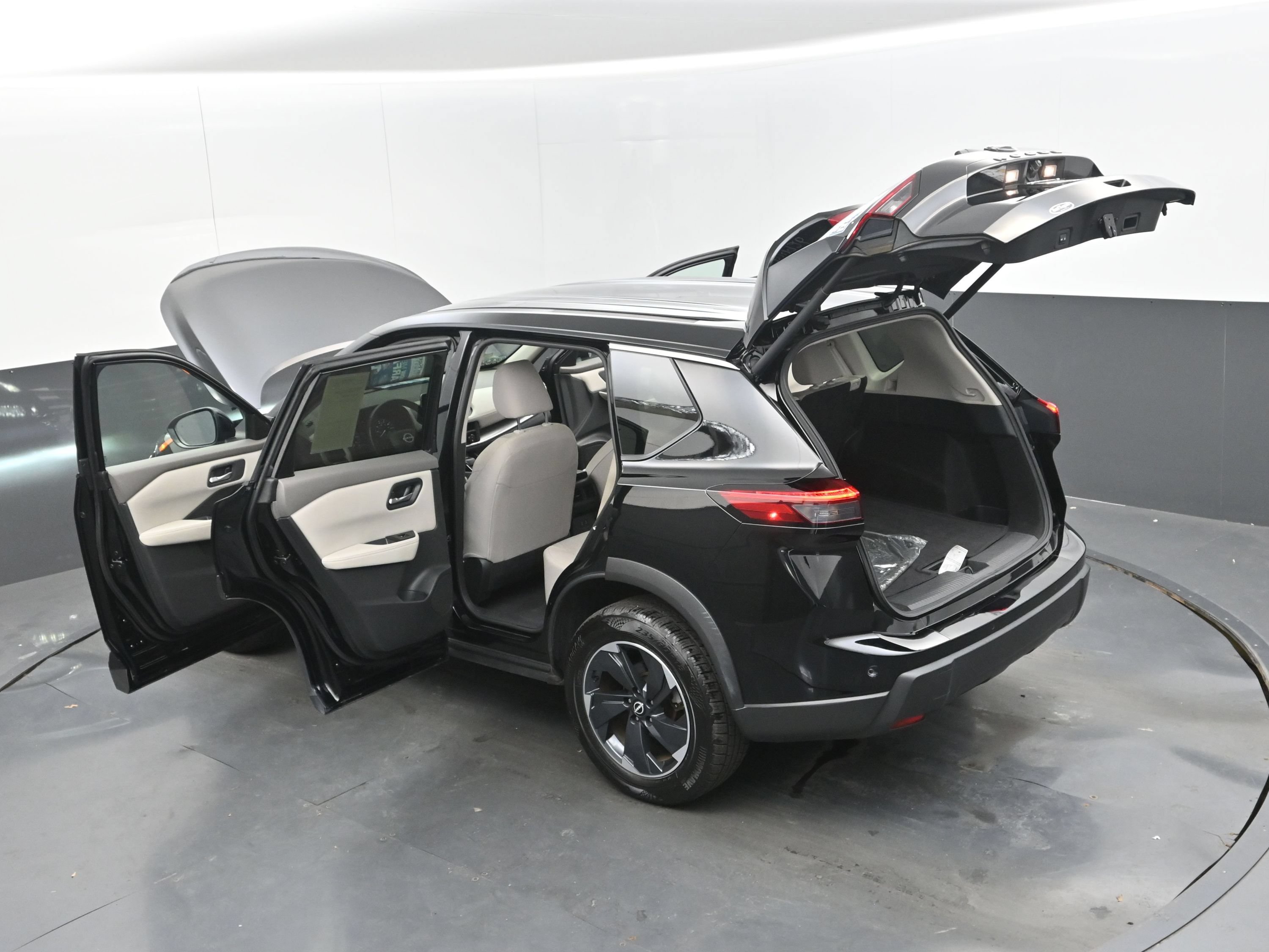 Used 2025 Nissan Rogue SV FWD image 39
