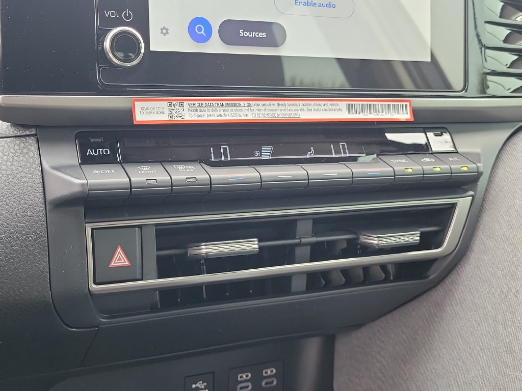Used 2026 Toyota Camry LE FWD image 31