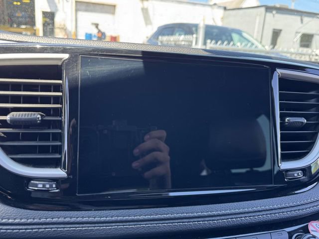Used 2024 Chrysler Pacifica Limited FWD image 29