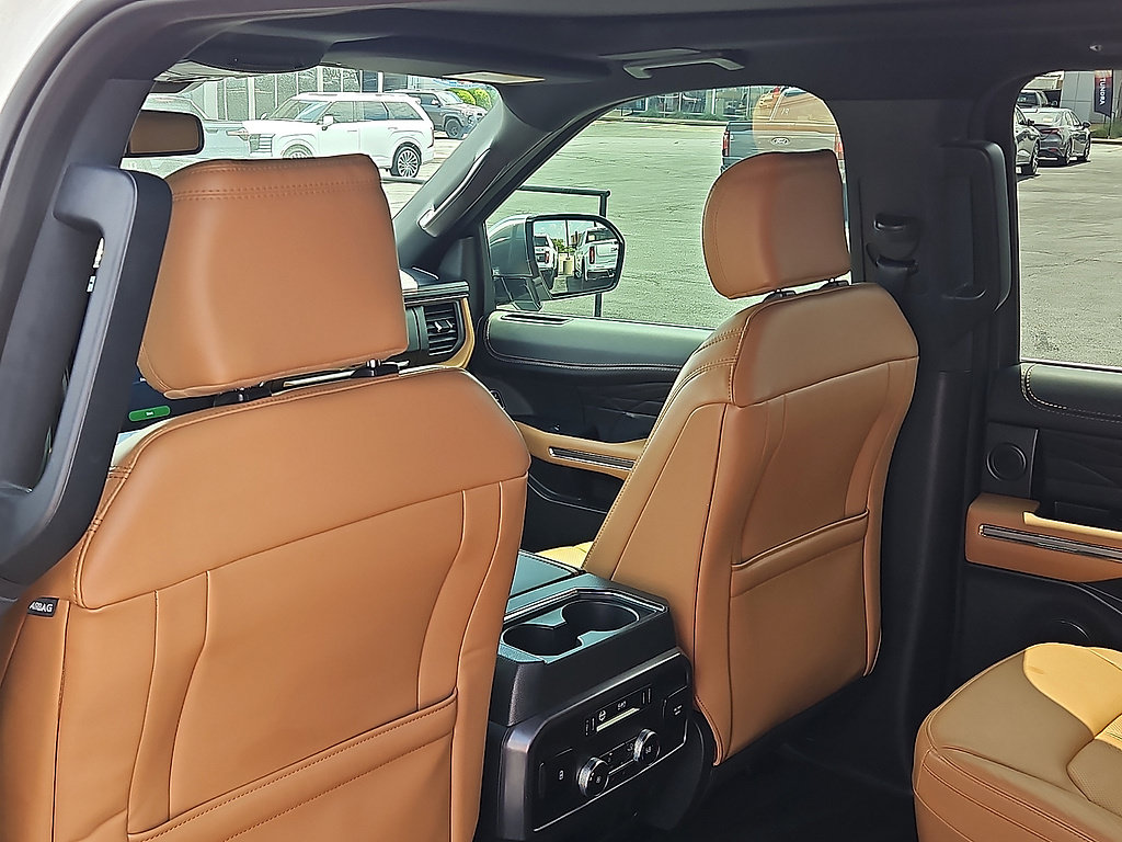 Used 2024 Ford Expedition Max Platinum RWD image 8
