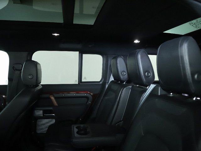 Used 2023 Land Rover Defender 130 X-Dynamic SE AWD/4WD image 20