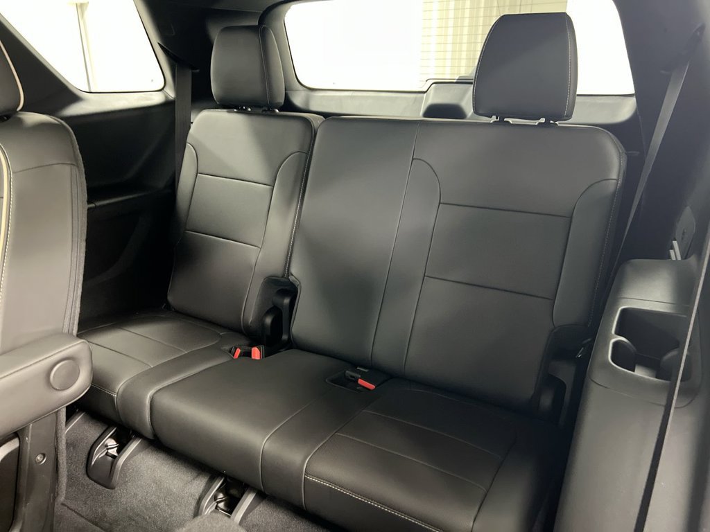 Used 2023 Chevrolet Traverse Premier AWD/4WD image 25