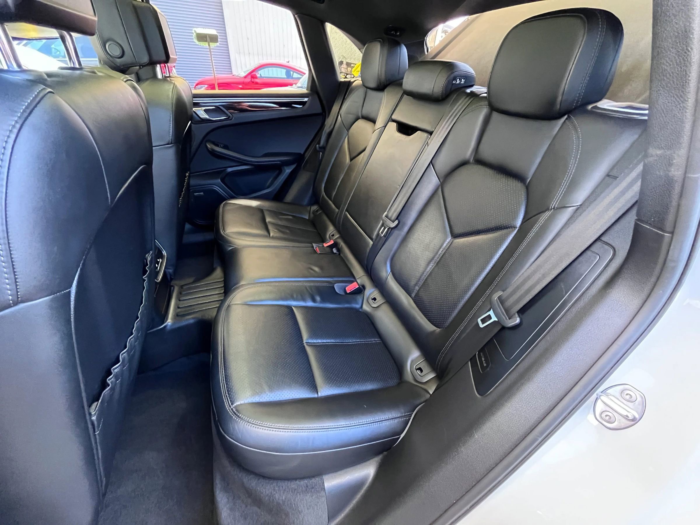 Used 2017 Porsche Macan S image 14