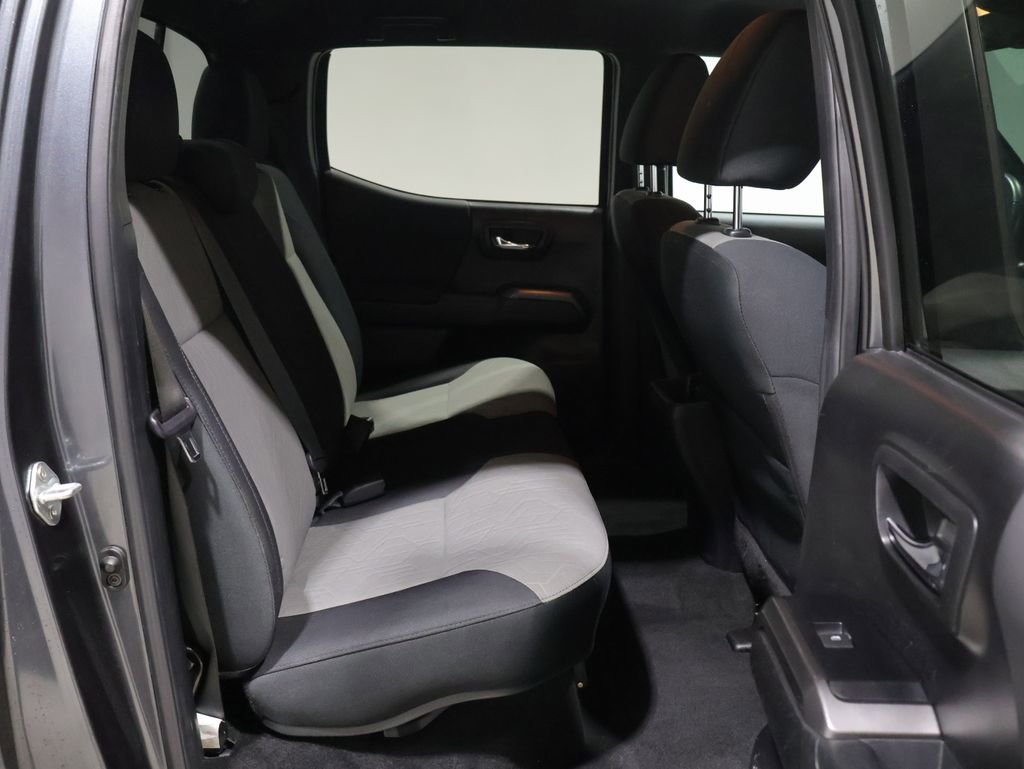 Used 2022 Toyota Tacoma TRD Off-Road w/ Technology Package image 20